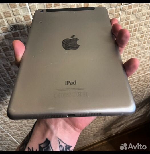 Планшет Apple iPad mini 3 64GB