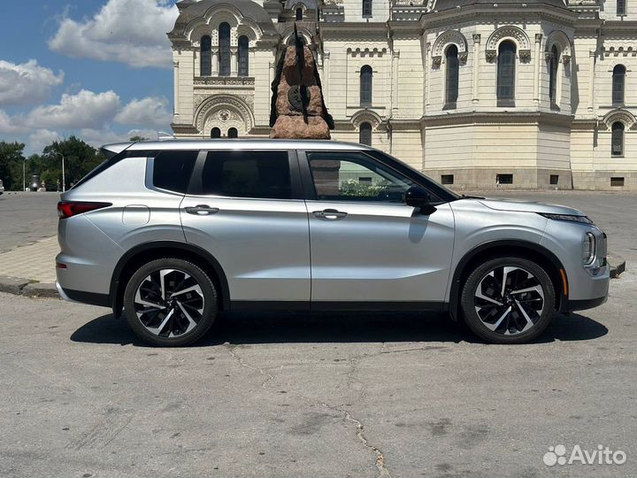 Mitsubishi Outlander 2.5 CVT, 2021, 45 260 км