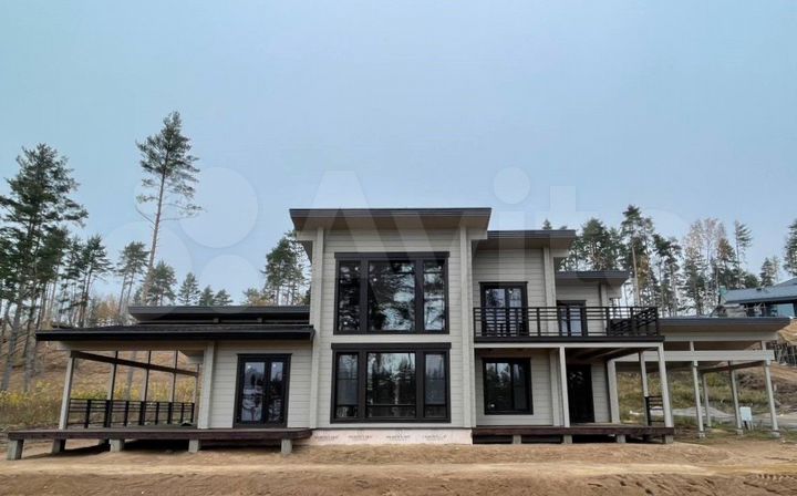 Коттедж 220 м² на участке 15 сот.