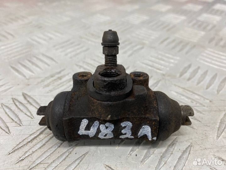 Б/У тормозной цилиндр задний левый Mazda Demio 1