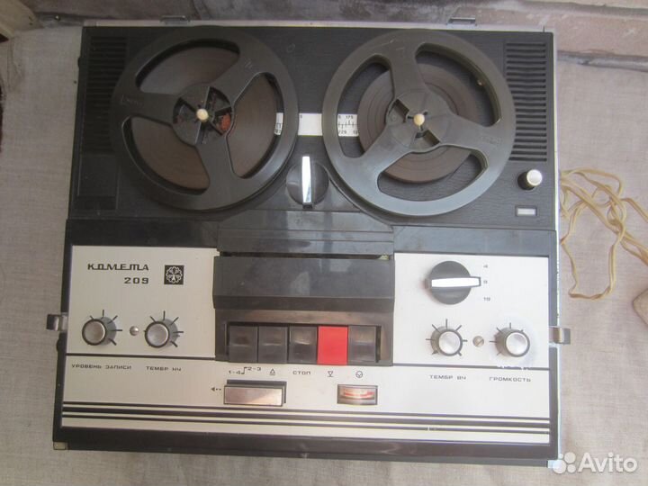 Магнитофон Комета-209. 1975 год. СССР