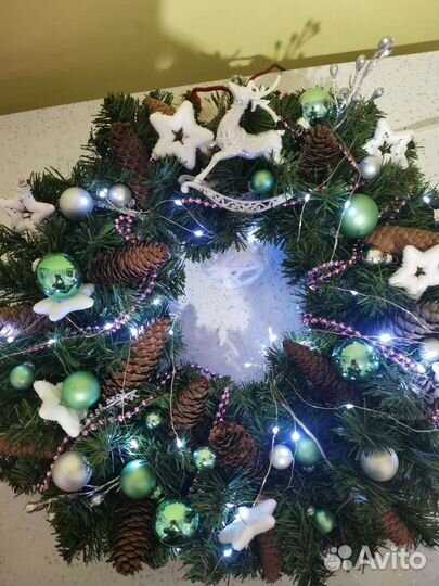 Новогодний венок ручной работы