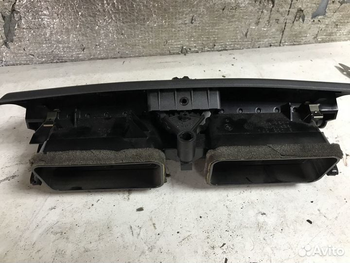 Центральный дефлектор BMW X3 Е83