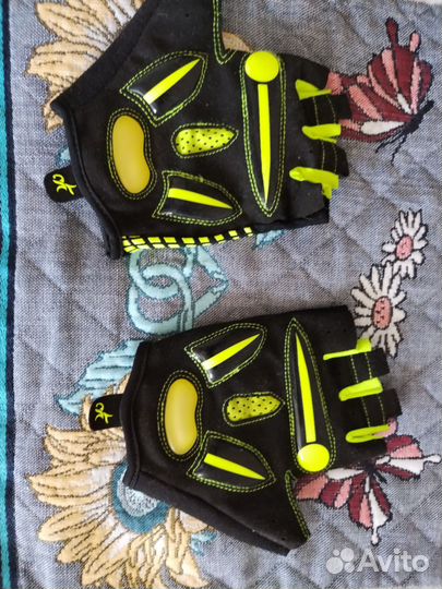 Велосипедные перчатки