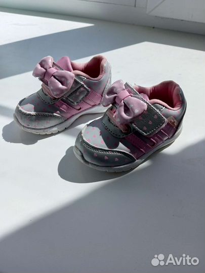 Кроссовки для девочки