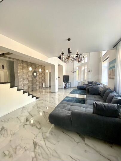 Дом 300 м² на участке 12,5 сот.