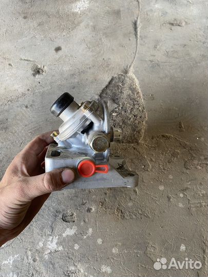 Кронштейн топливного фильтра на Клюгер