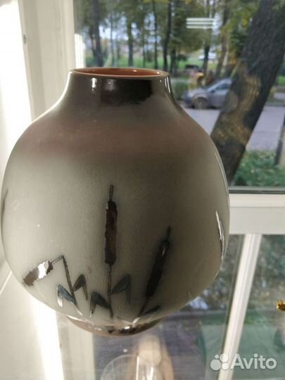 Стеклянная ваза с росписью и эмалью