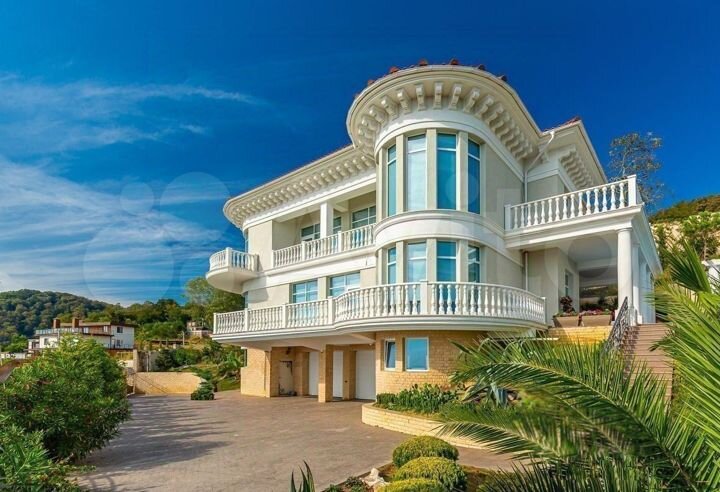 Дом 510 м² на участке 7 сот.