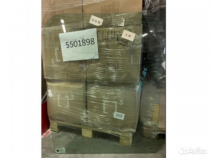 Стекло лобовое левое Hitachi