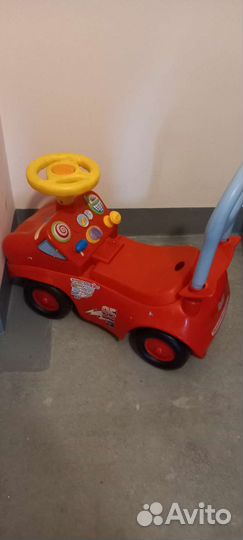 Машинка-каталка, толокар