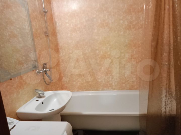 2-к. квартира, 56 м², 10/17 эт.