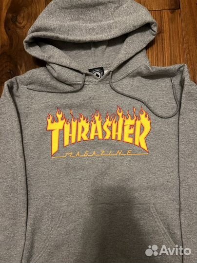 Худи Thrasher серое с огненной надписью