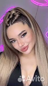 Модель на афрохвост