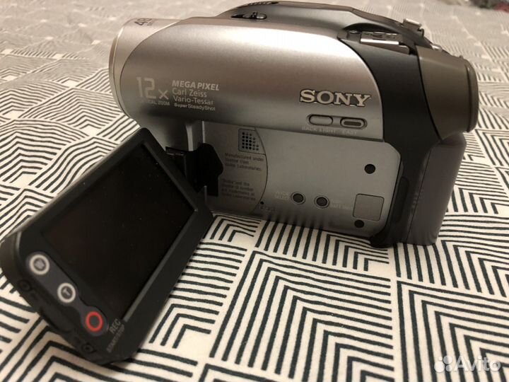 Видеокамера Sony DCR-dvd202e