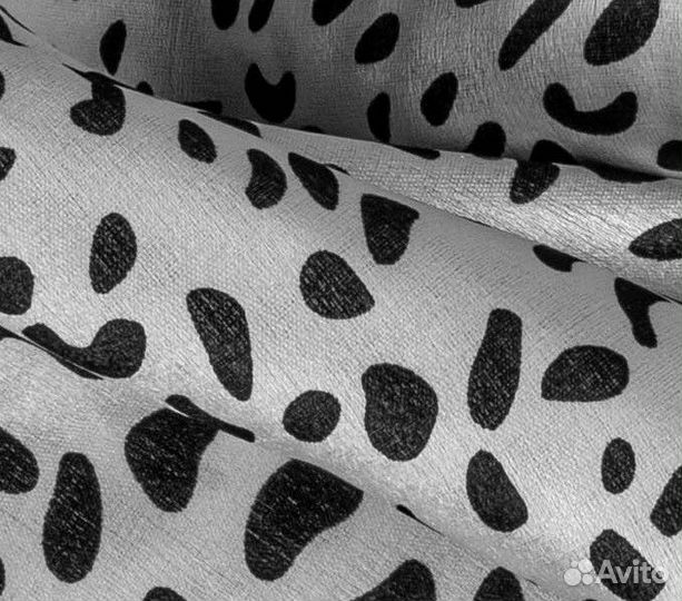 Отрез ткани. Атлас. Лео