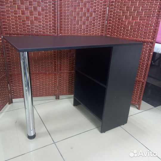 Маникюрный стол складной