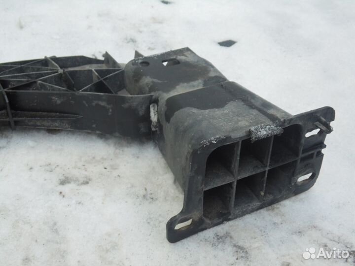 Усилитель бампера Пежо 308