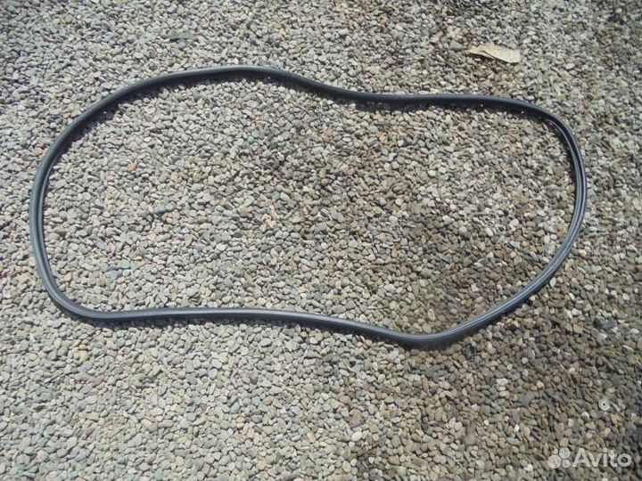 Уплотнительная резинка багажника Nissan Xtrail