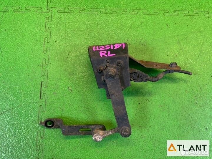 Датчик уровня кузова задняя левая toyota crown MAJ