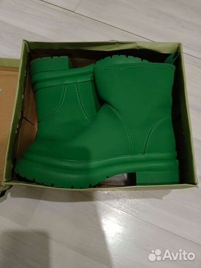 Ботинки женские 38 размера новые