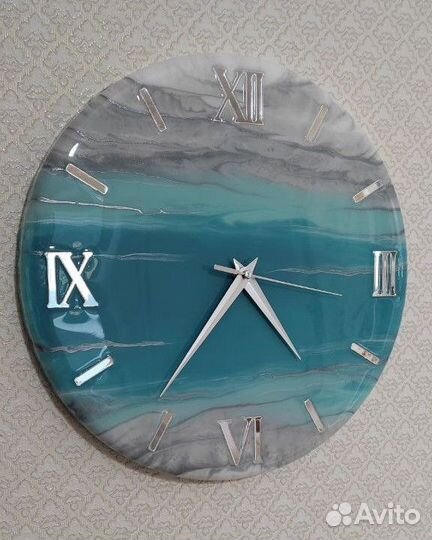 Часы из эпоксидной смолы