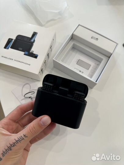 Беспроводной петличный микрофон