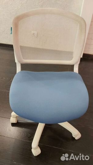 Компьютерное кресло для школьника