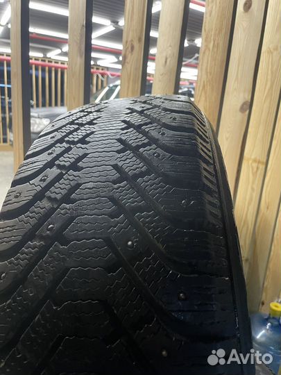 Goodyear UltraGrip 500 235/60 R18 107T