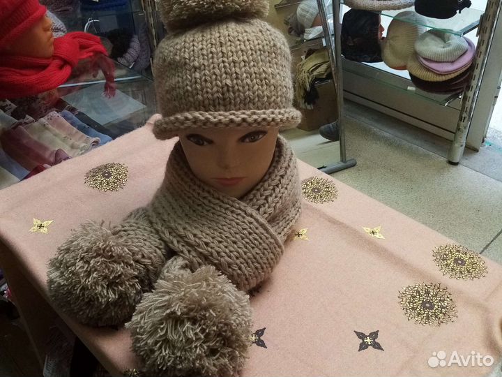 Женская шапки и шарф