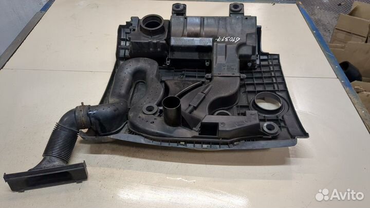 Корпус воздушного фильтра Volkswagen Touran, 2004