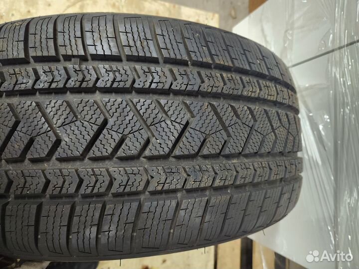 Tourador Winter Pro TSU1 275/40 R19 105V