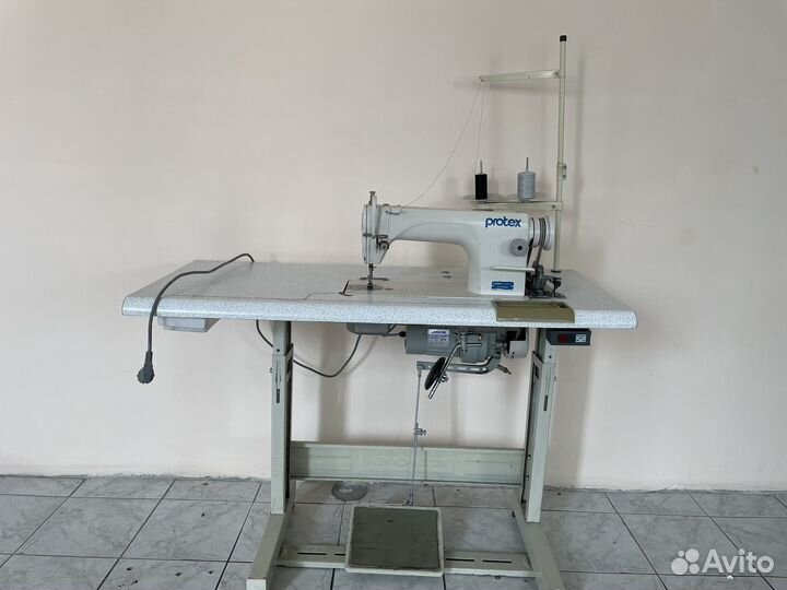 Продам швейную машинку