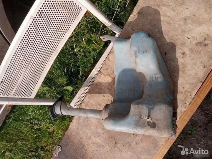 Бачок омывателя Volkswagen Transporter T4