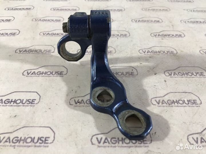 Петля двери задняя левая Ford Focus MK 2 2007