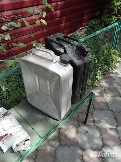 Канистры 2 шт