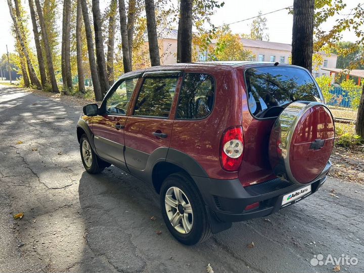 Chevrolet Niva 1.7 МТ, 2011, 100 000 км