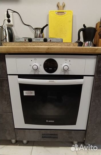 Продаю новую газовую духовку Gefest