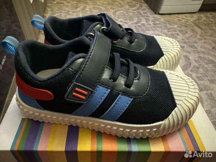 Кроссовки детские 29