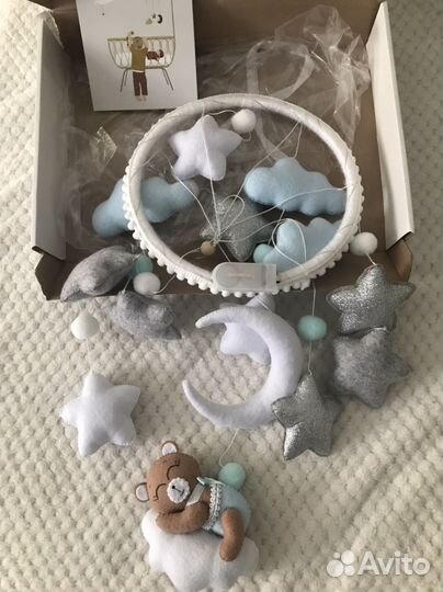 Мобиль в кроватку из фетра