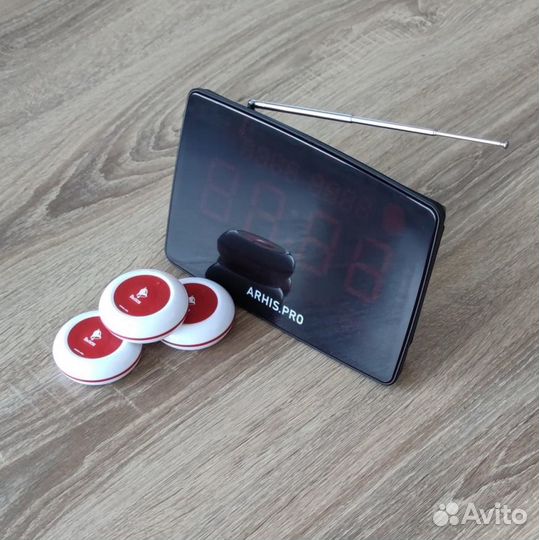 Кнпока вызова официанта и табло отображения вызова