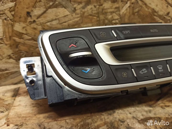 Блок управления климатом Renault Fluence