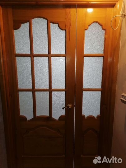 Межкомнатные двери б/у из массива дерева