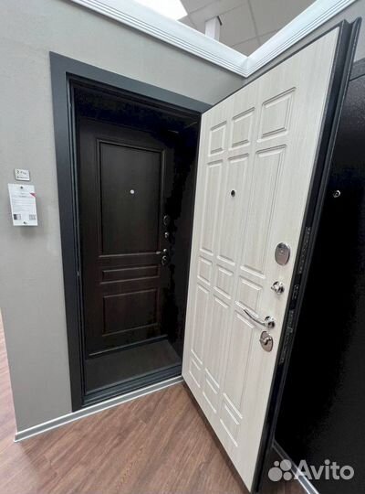 Входная дверь