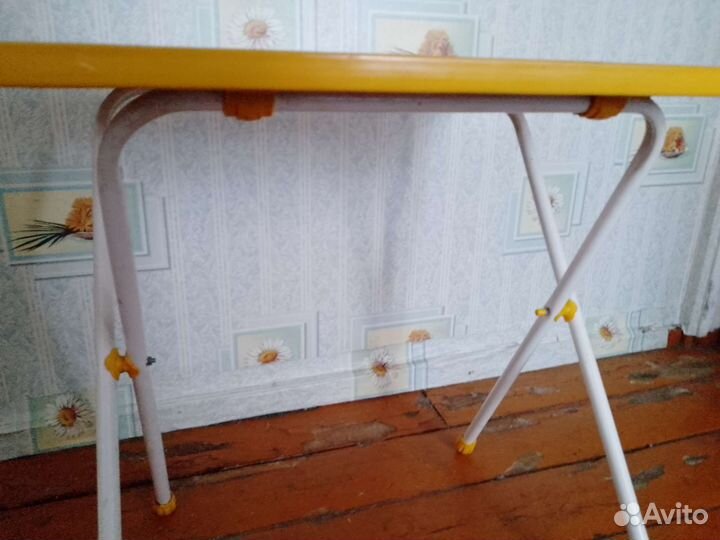 Детский столик