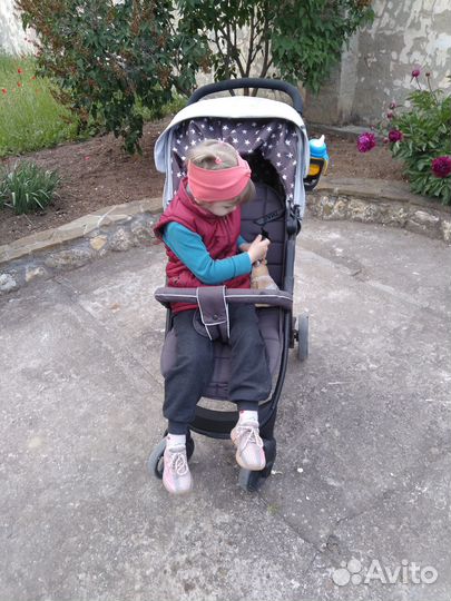 Детская прогулочная легкая коляска бу