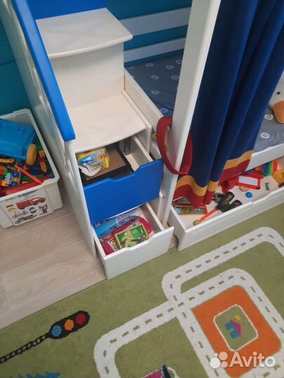 Двухъярусная кровать