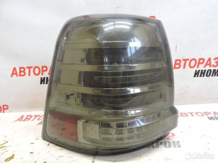 Фонарь задний наружный правый Toyota Land Cruiser