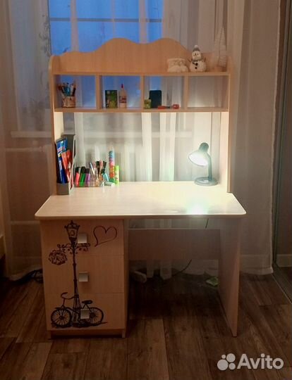 Продам письменный стол
