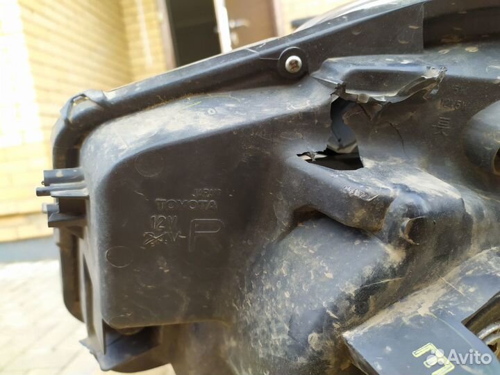 Фара Land Cruiser Prado